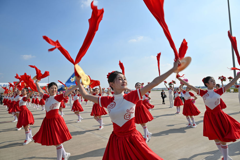 2025��8��31�գ�������Ա�����������ʻ���ӭ�Ӳμ��Ϻ�������֯�����ļα����»������ �ﷲԽ ��